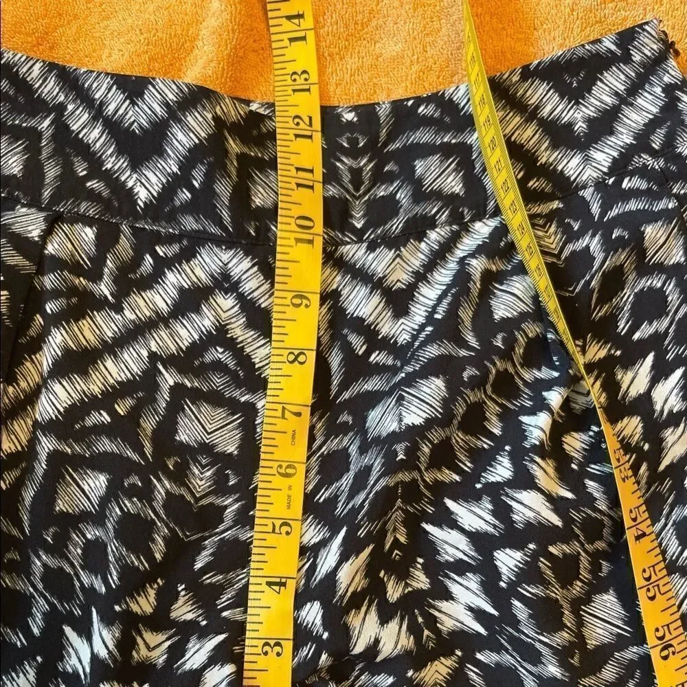ANTHROPOLOGIE SANCTUARY  Black & White Shorts.Sz S